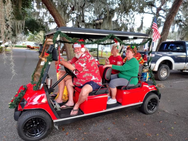 Lakes at Leesburg Annual Golf Cart Christmas Parade Spreads Holiday