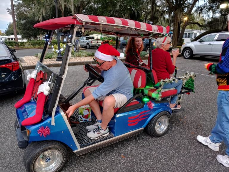 Lakes at Leesburg Annual Golf Cart Christmas Parade Spreads Holiday